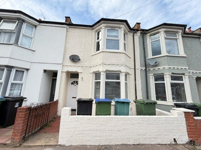 Flat Whippendell Road in Watford