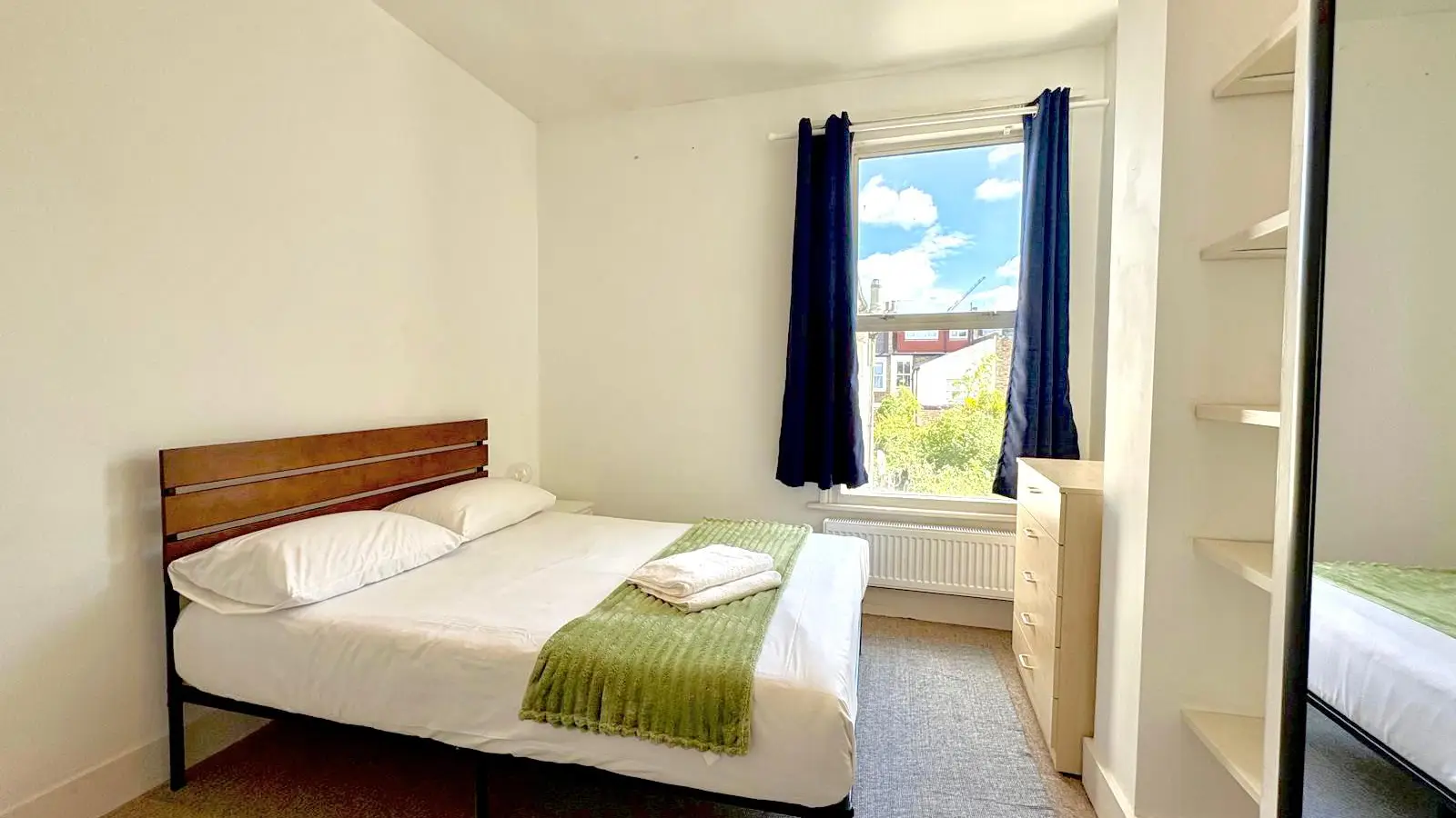 Flat Wandsworth Bridge Road in Greater London