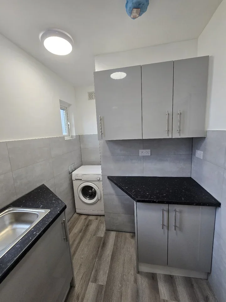 Flat Lyndhurst Road in Greater London