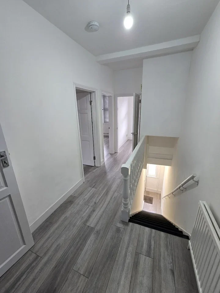 Flat Lyndhurst Road in Greater London