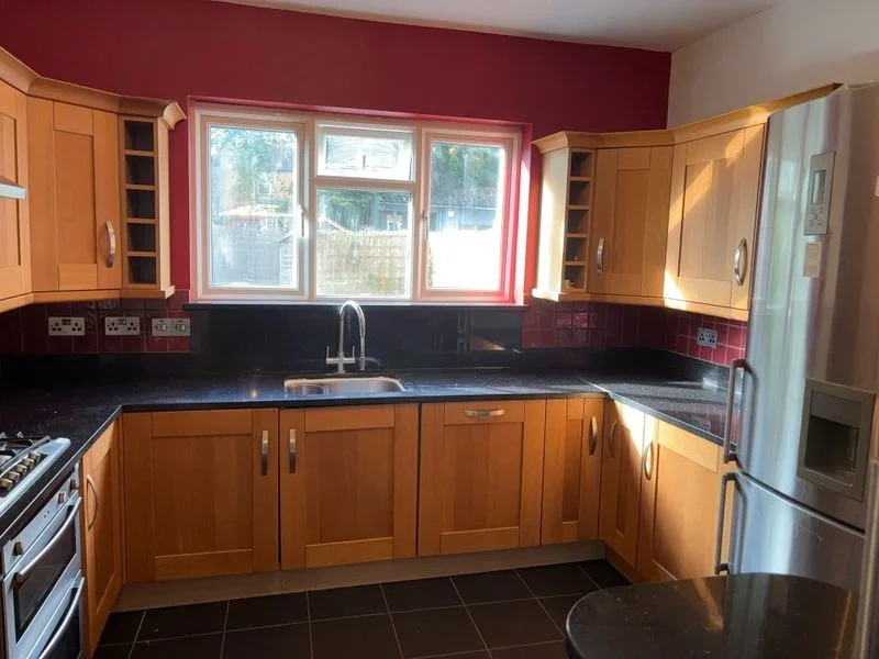 Room Warrington Road in Greater London