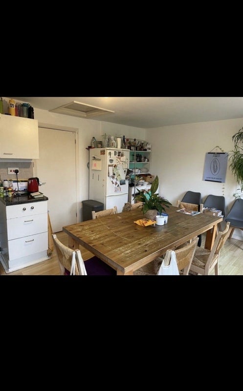 Room Oakfield Road in Greater London