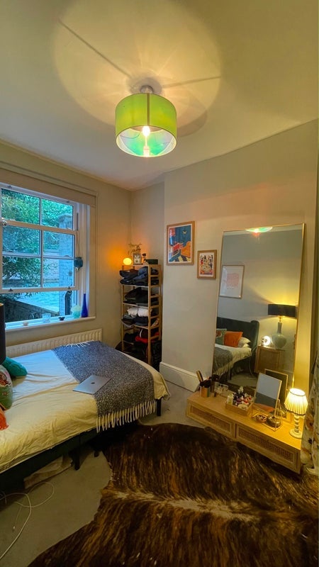 Room Kennington Lane in Greater London