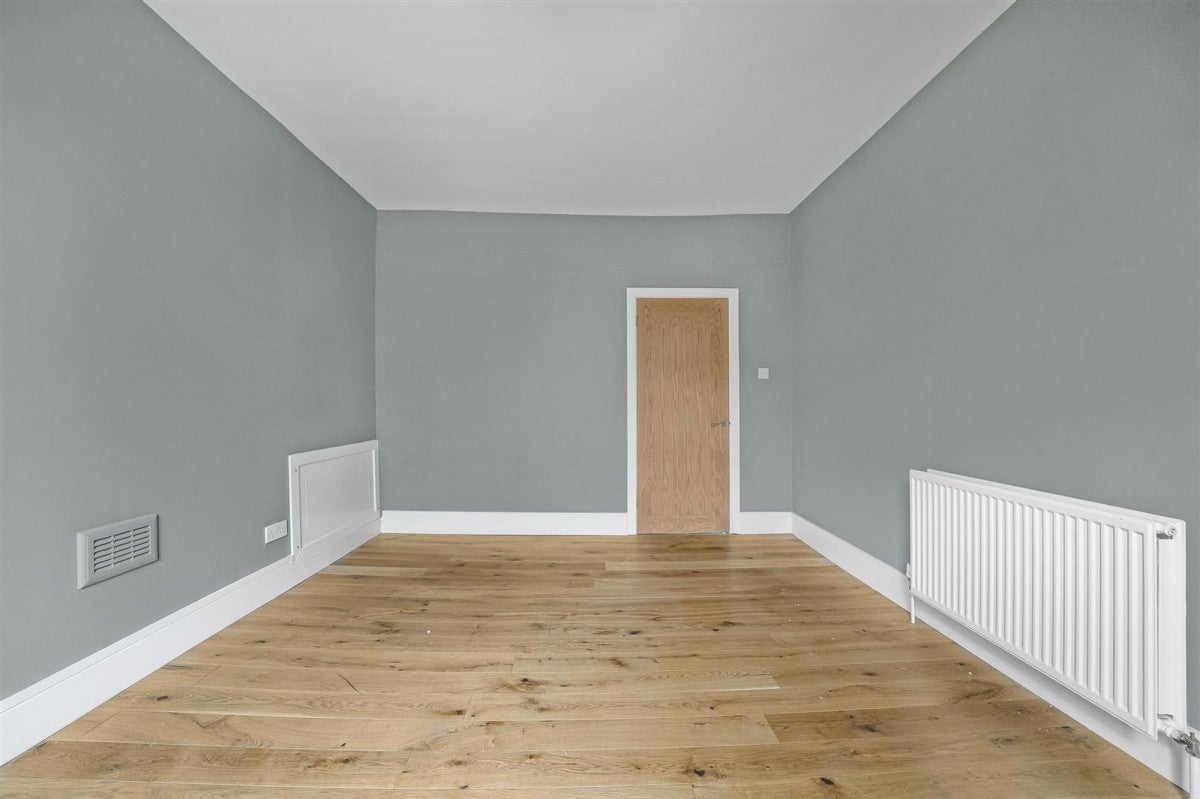 Flat Kingsland Road in Greater London