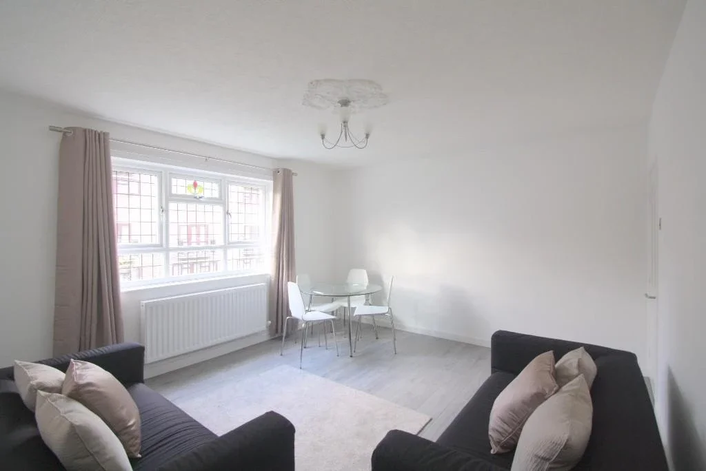 Flat New North Road in Greater London