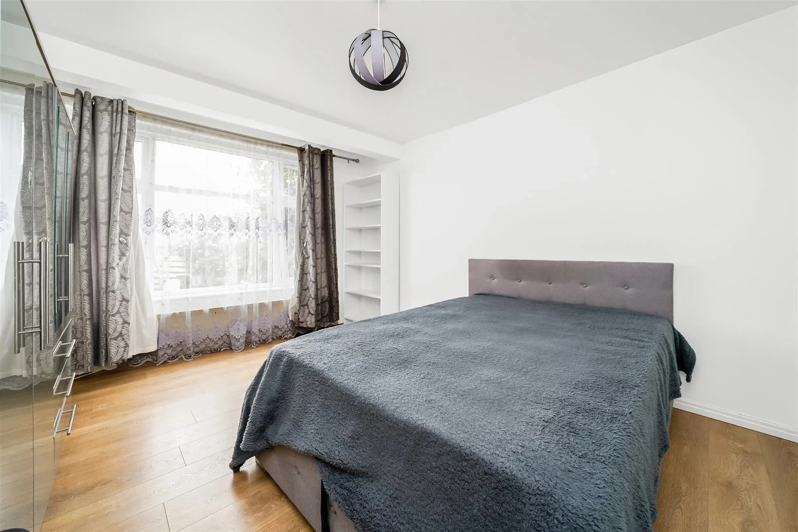 House Gilda Avenue in Greater London