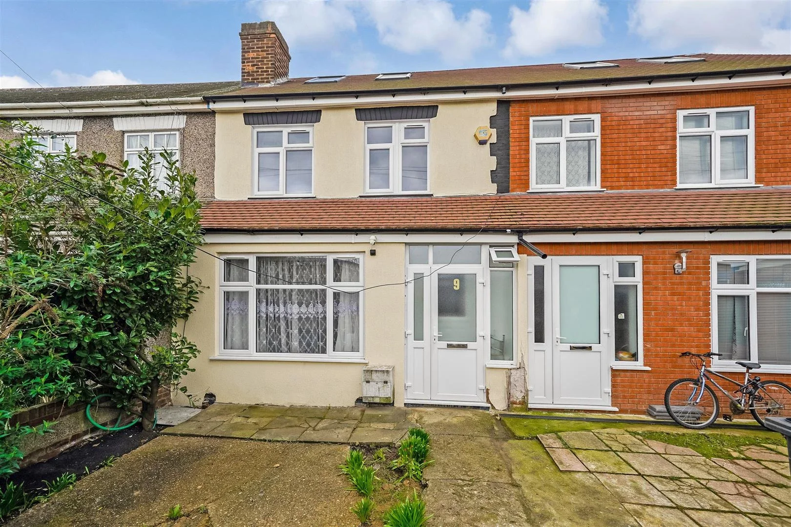 House Gilda Avenue in Greater London