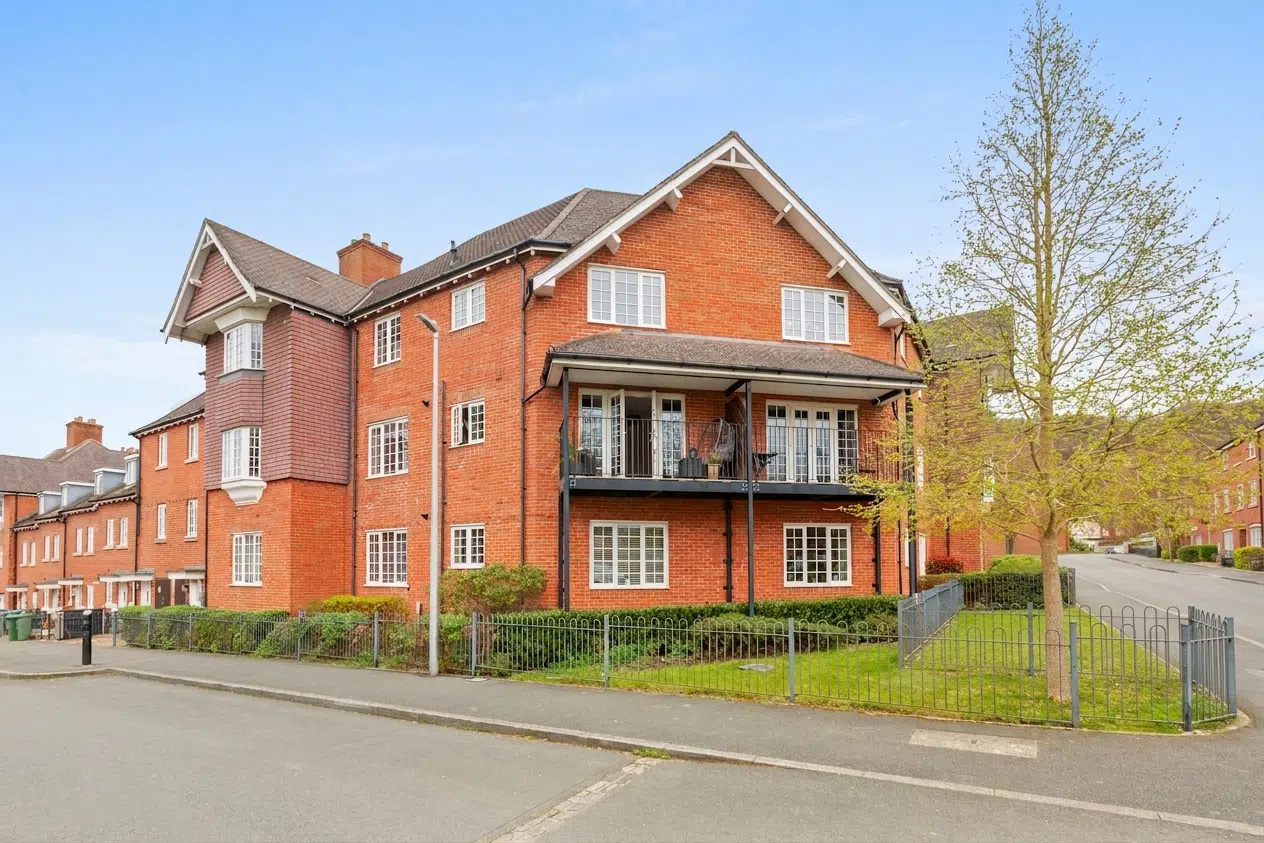 Flat Wroughton Road in Wendover