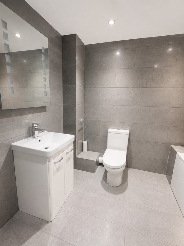 Room White Horse Road in Greater London