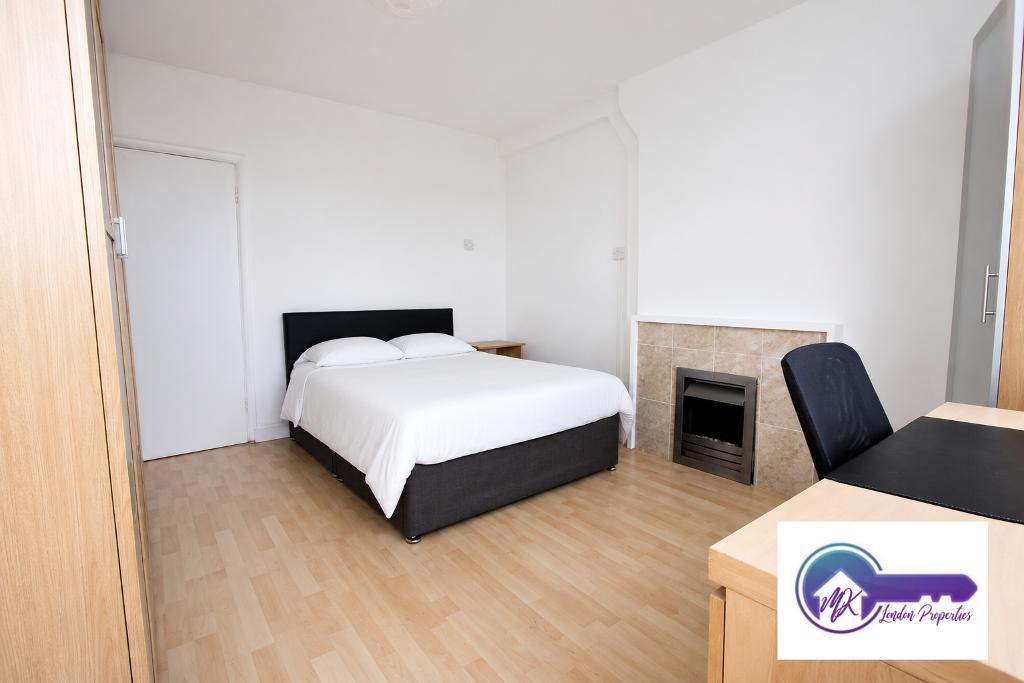 Flat Arbour Square in Greater London