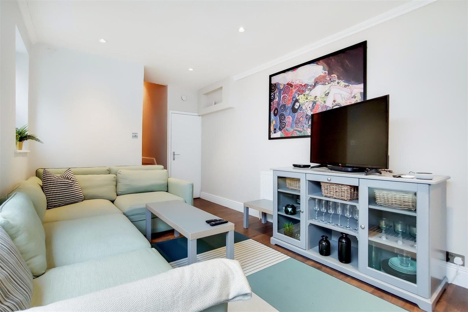 Flat Aspenlea Road in Greater London