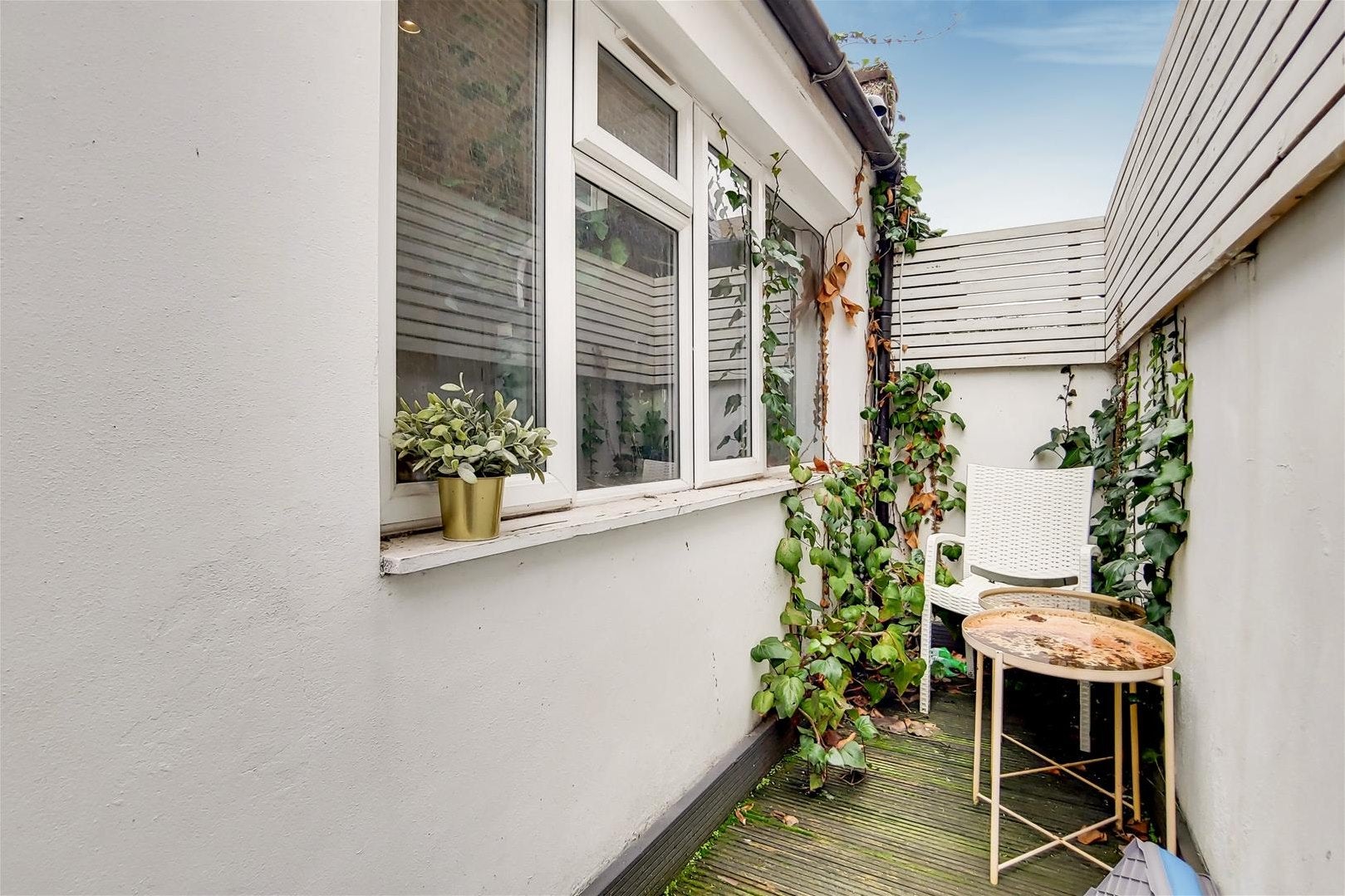 Flat Aspenlea Road in Greater London
