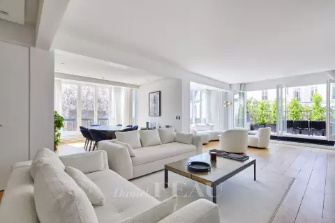 Appartement Avenue Montaigne à Paris