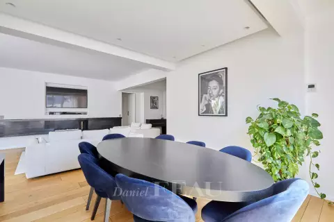 Appartement Avenue Montaigne à Paris