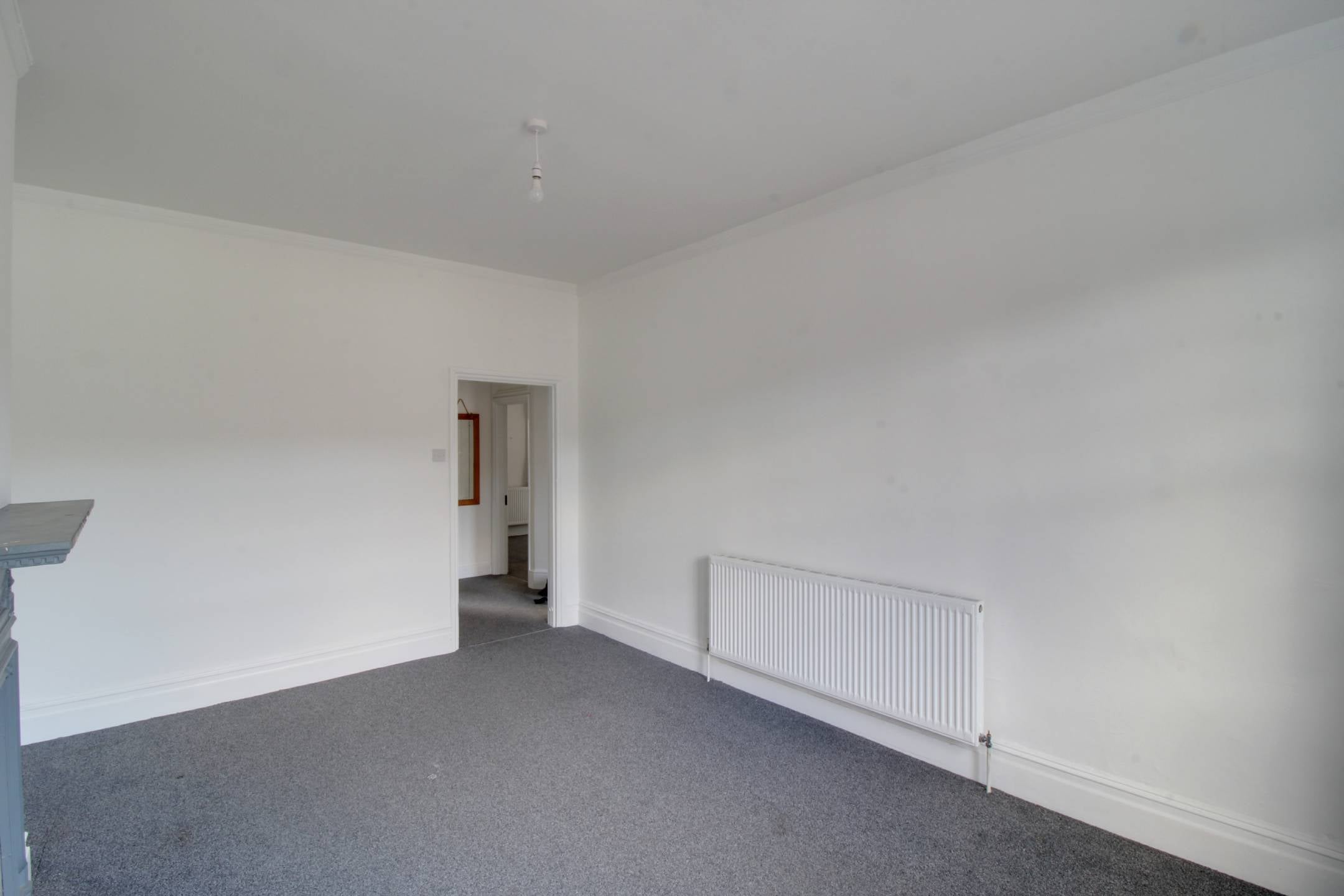 Flat Southbridge Road in Greater London