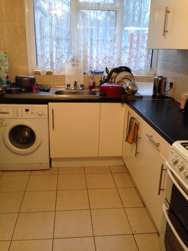 Room Barnhill Road in Greater London