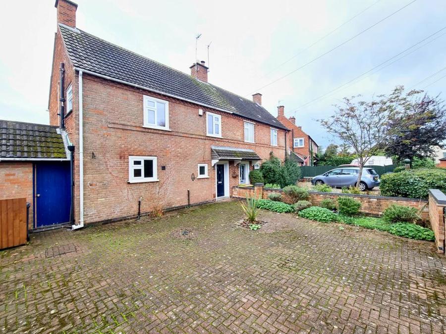 House Main Street in Harborough