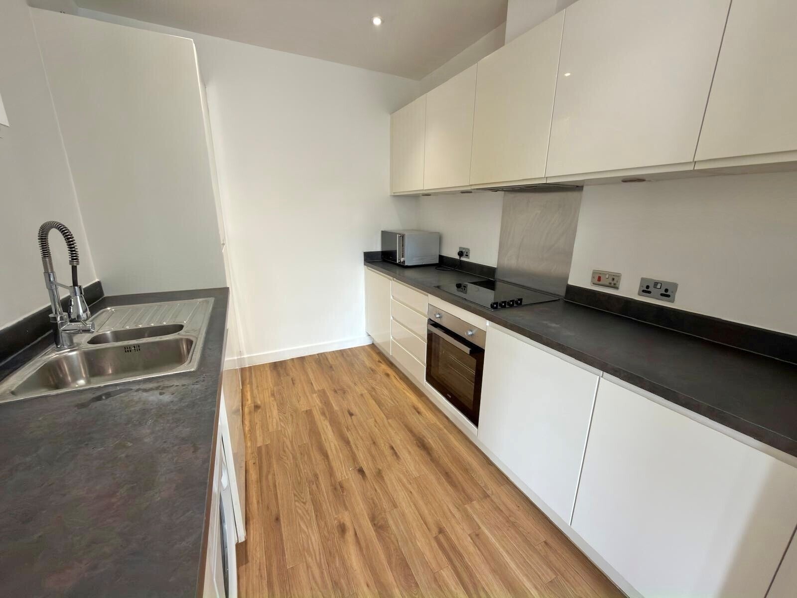 Flat Crowborough Road in Southend-on-Sea