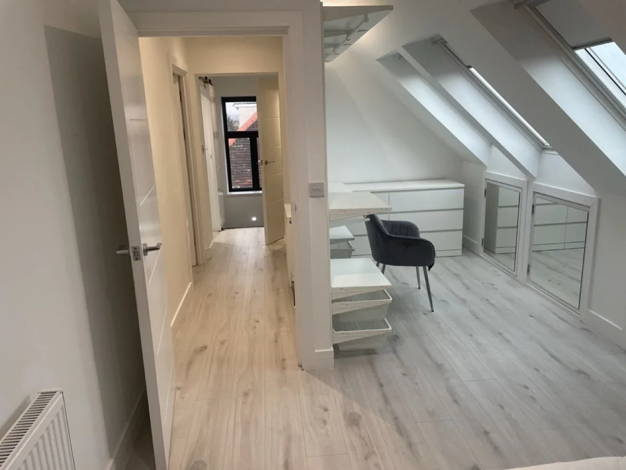 Flat Hendon Way in Greater London