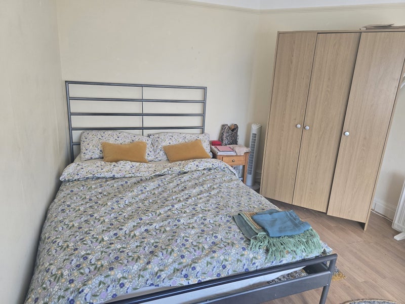 Room College Road in Greater London