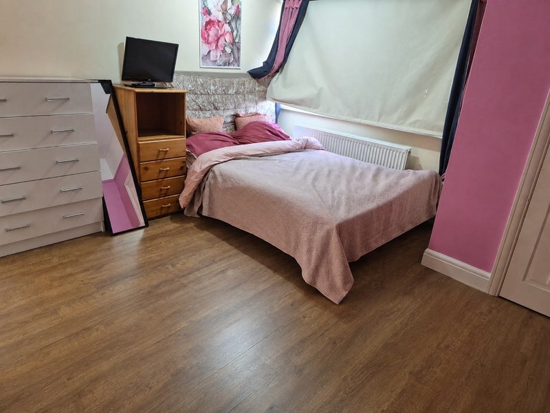 Room College Road in Greater London