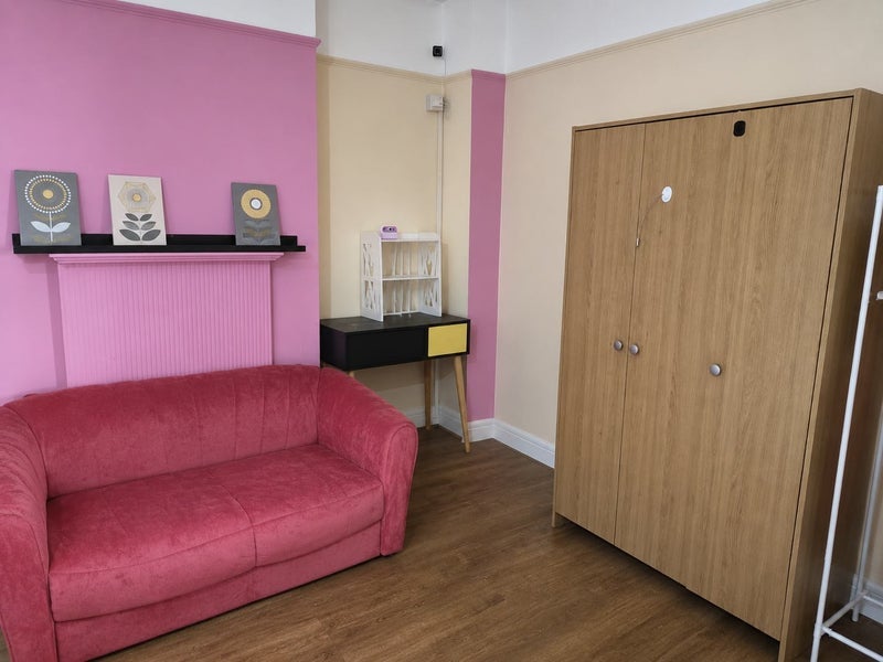 Room College Road in Greater London