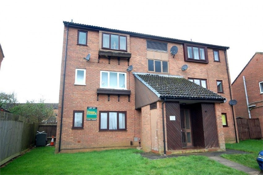 Flat Chedworth Close in Billing