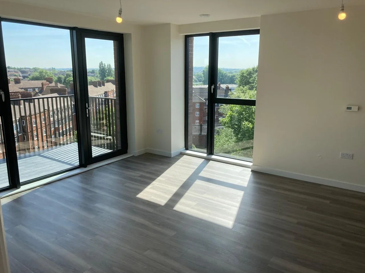 Flat Watkin Road in Greater London