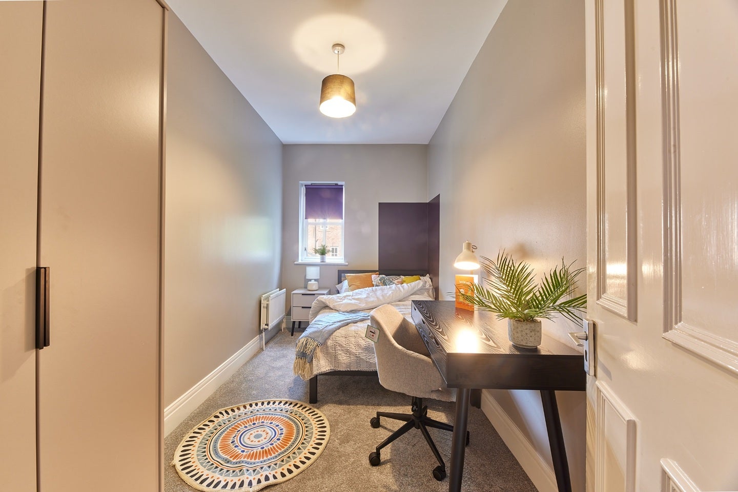 Room Sandyford Road in Newcastle upon Tyne