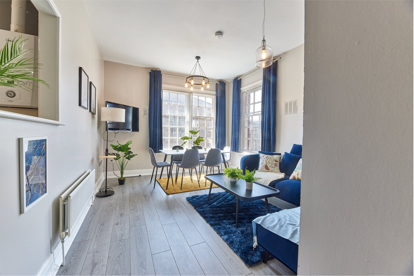 Room Sandyford Road in Newcastle upon Tyne
