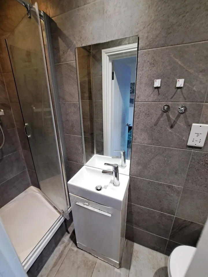 Room Chadbourn Street in Greater London