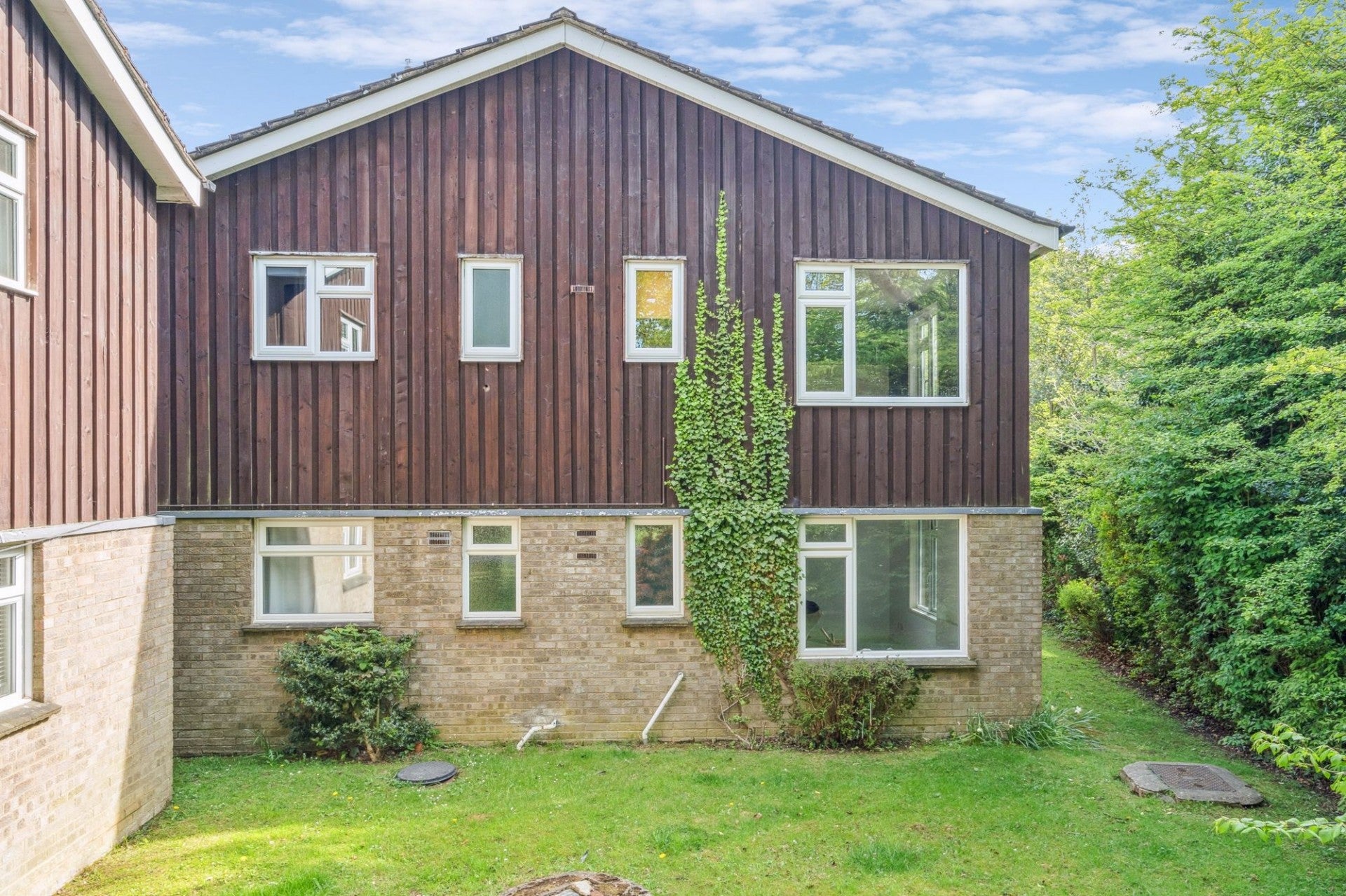 Flat Timpson Court in Hughenden