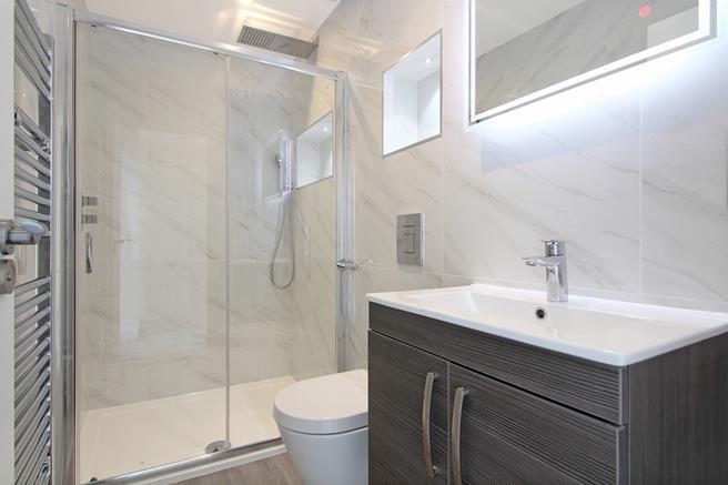 Flat Bideford Avenue in Greater London
