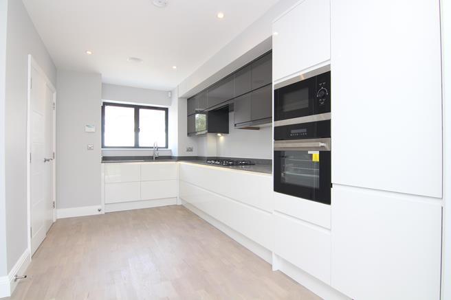 Flat Bideford Avenue in Greater London