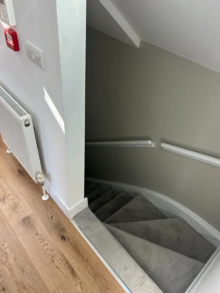 Flat Nightingale Lane in Greater London