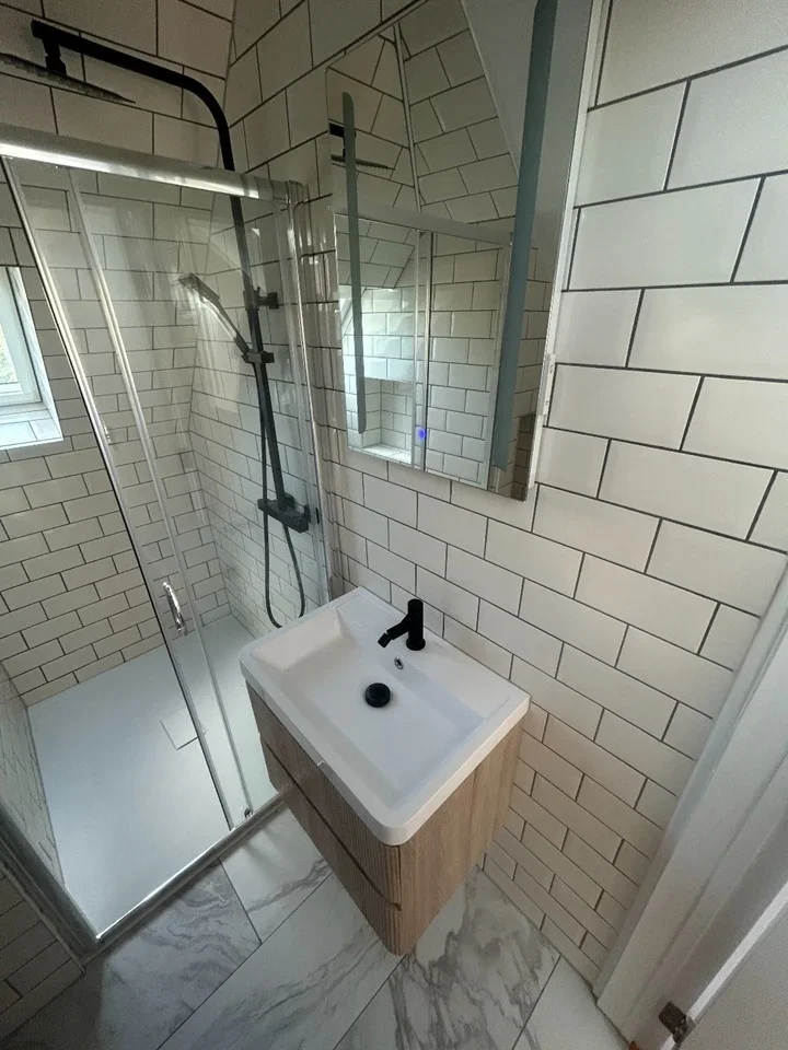 Flat Nightingale Lane in Greater London