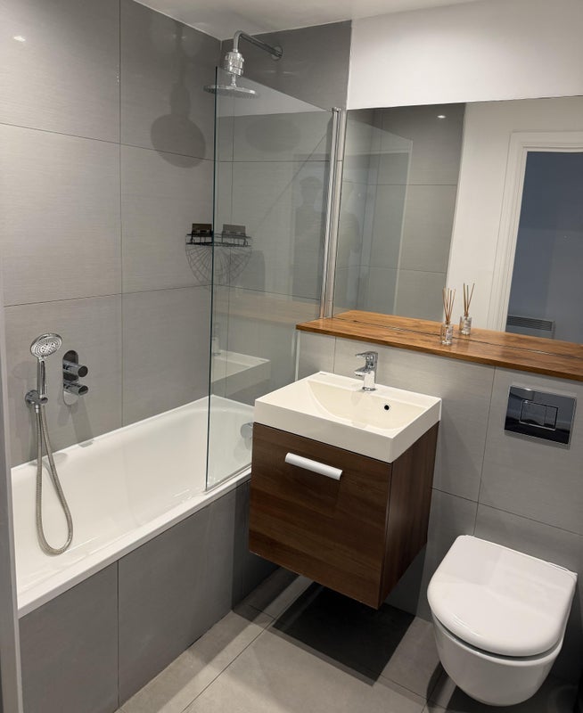 Room Three Oak Lane in Greater London