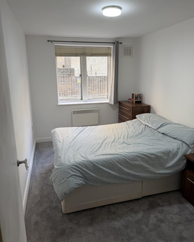 Room Three Oak Lane in Greater London