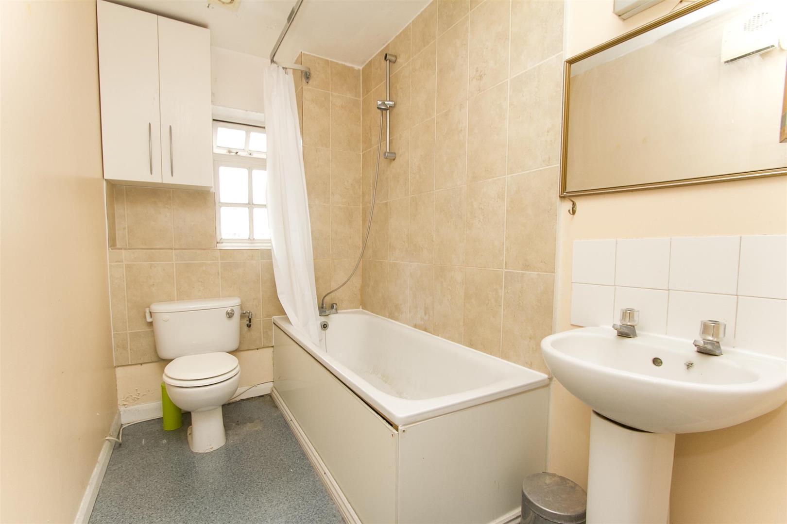 Flat Grahame Park Way in Greater London