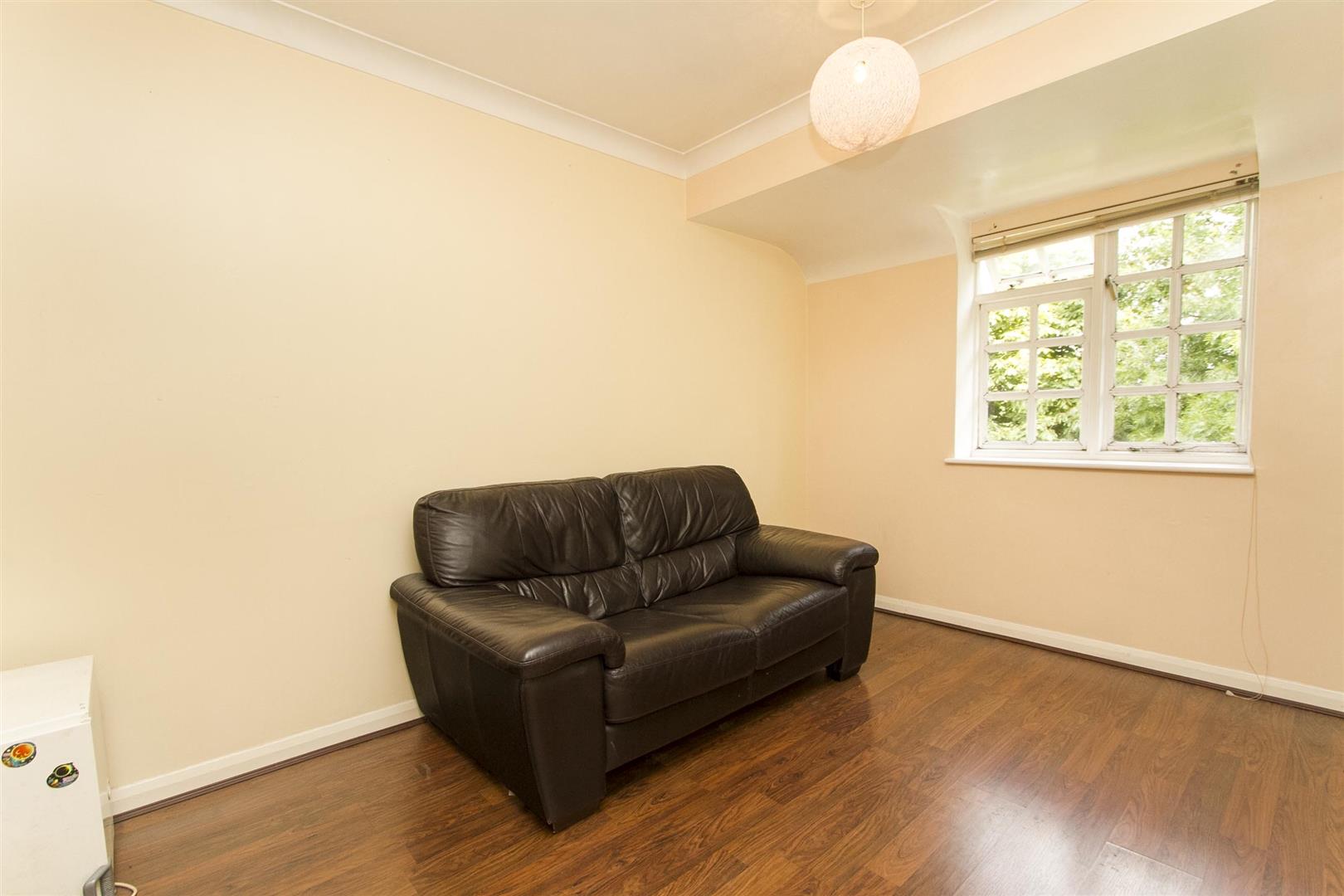 Flat Grahame Park Way in Greater London