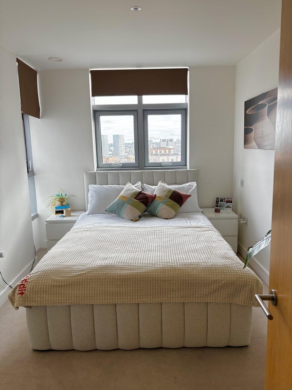 Flat Barking Road in Greater London