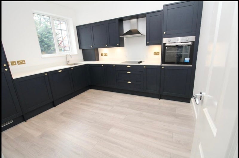Room Sandy Hill Road in Greater London