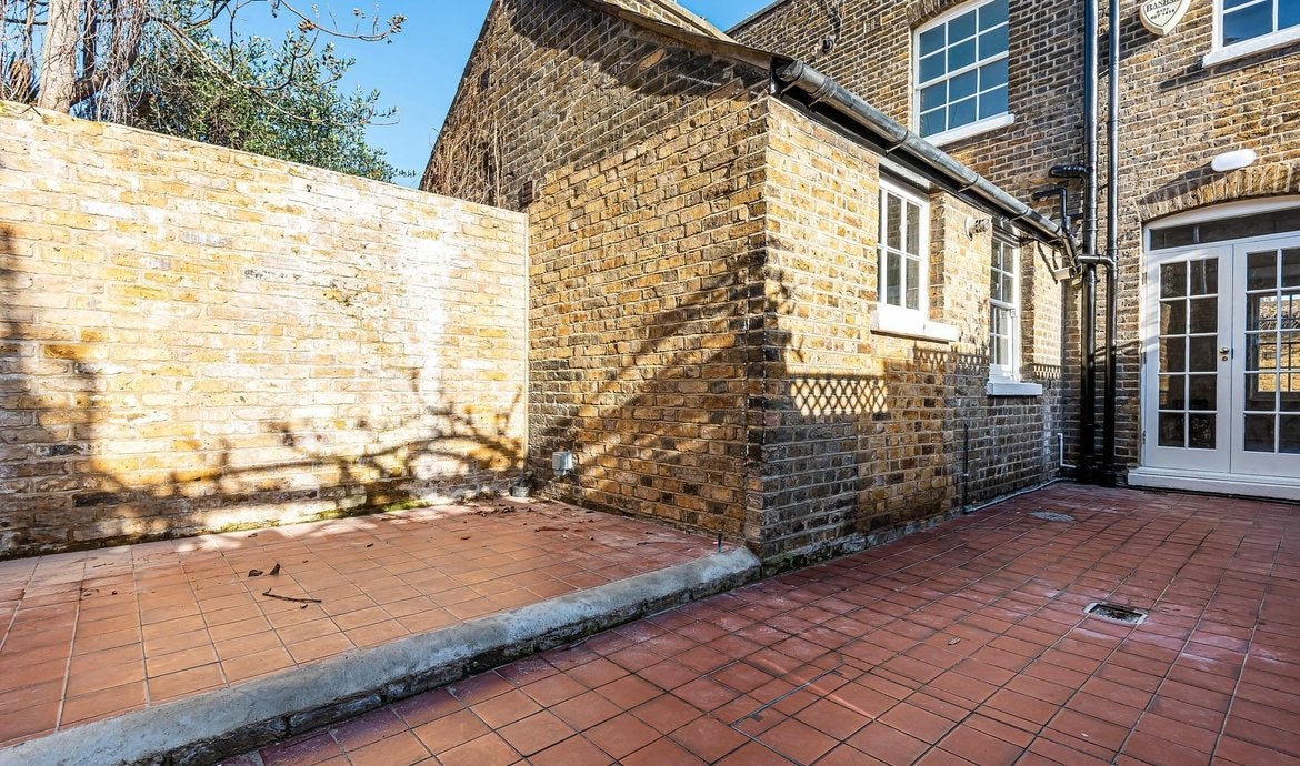 House Courtenay Street in Greater London