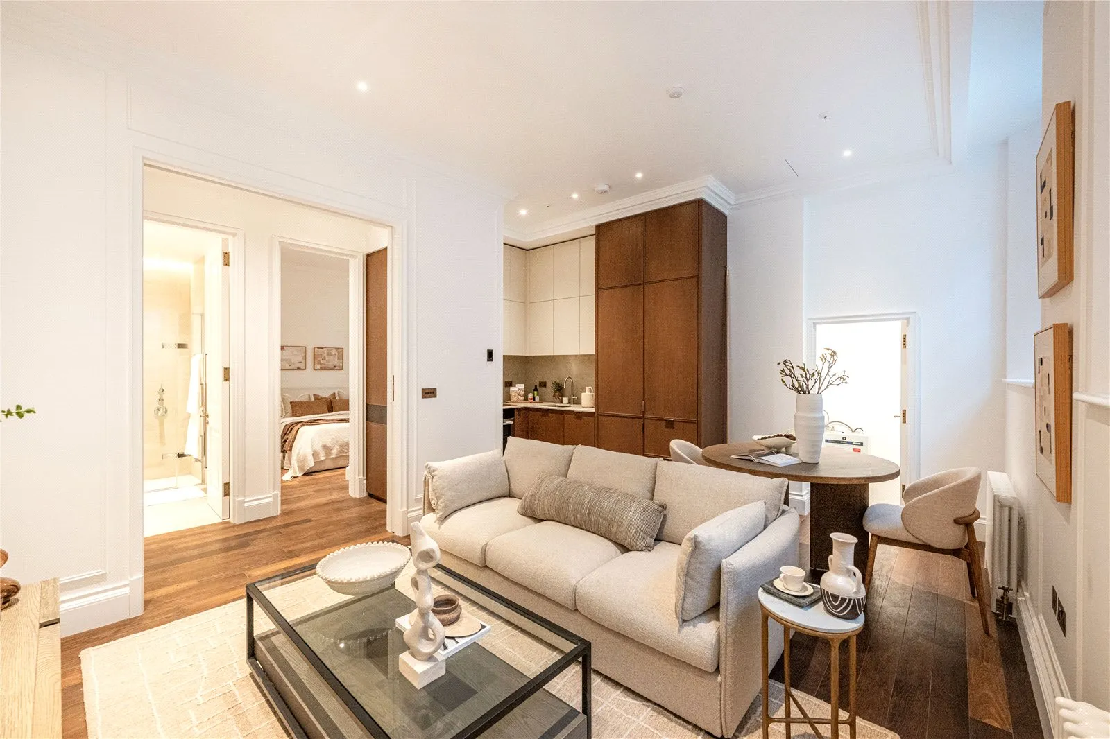 Flat Charles Street in City of Westminster