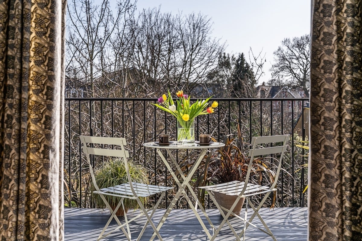 Flat Fontenoy Road in Greater London