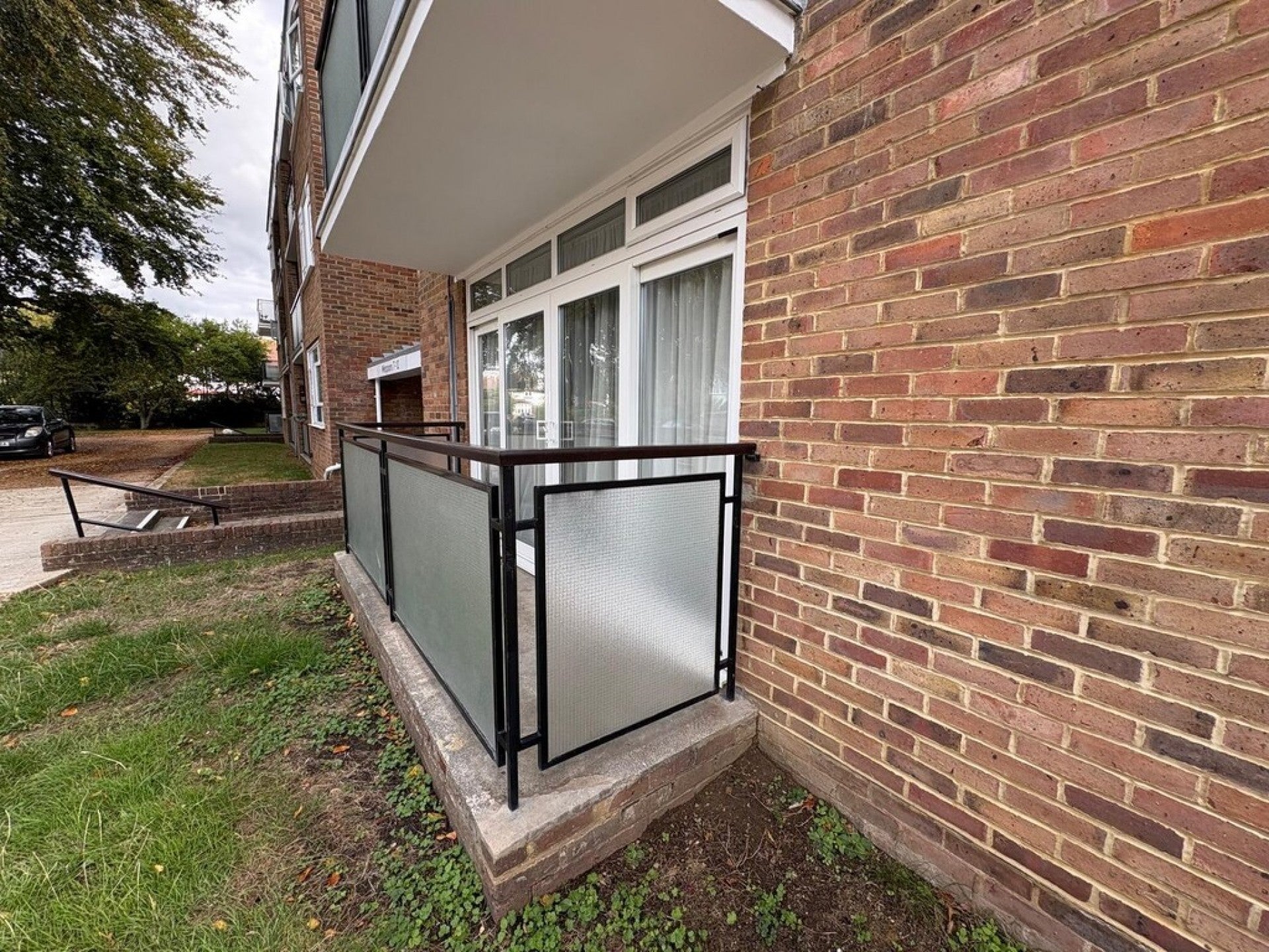 Flat Raven's Road in Adur