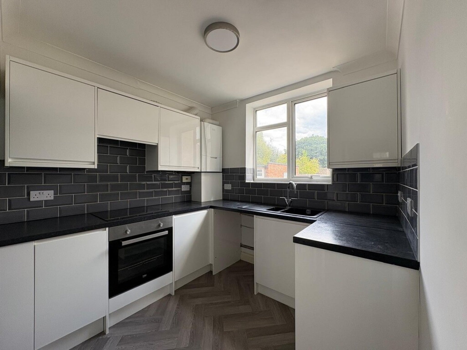 Flat Raven's Road in Adur