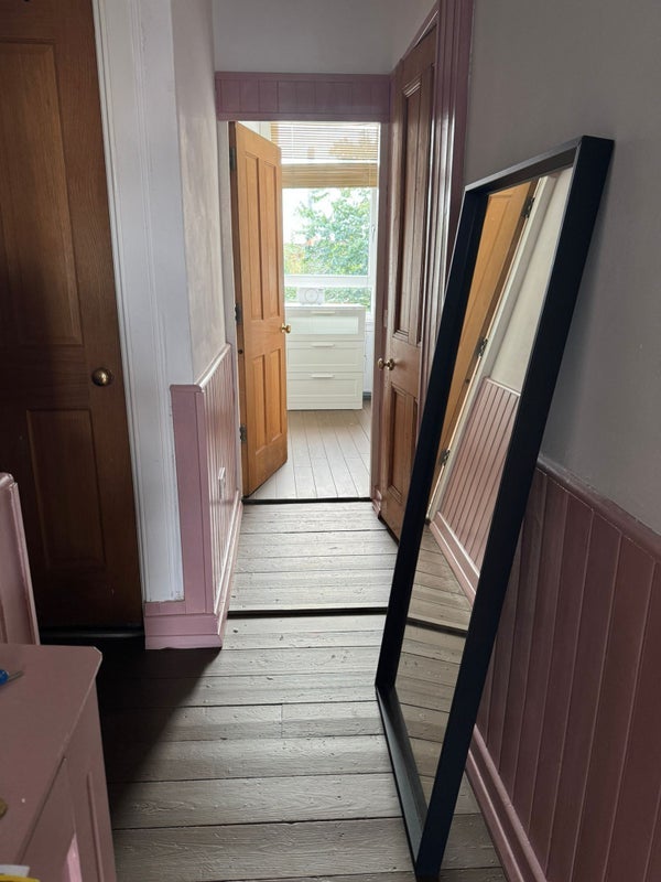 Room Torness Street in Glasgow