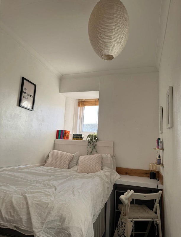 Room Torness Street in Glasgow
