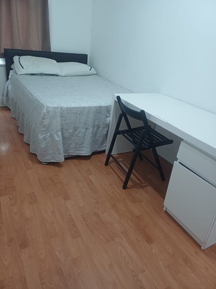 Room Acre Lane in Greater London